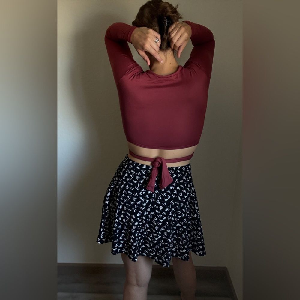 Fashion Nova Wrap Crop Top Wine Burgundy Medium Soft Stretch - Picture 5 of 10